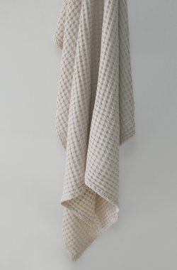 Grande couverture en coton bio en maille gaufrée coloris uni - Kadolis