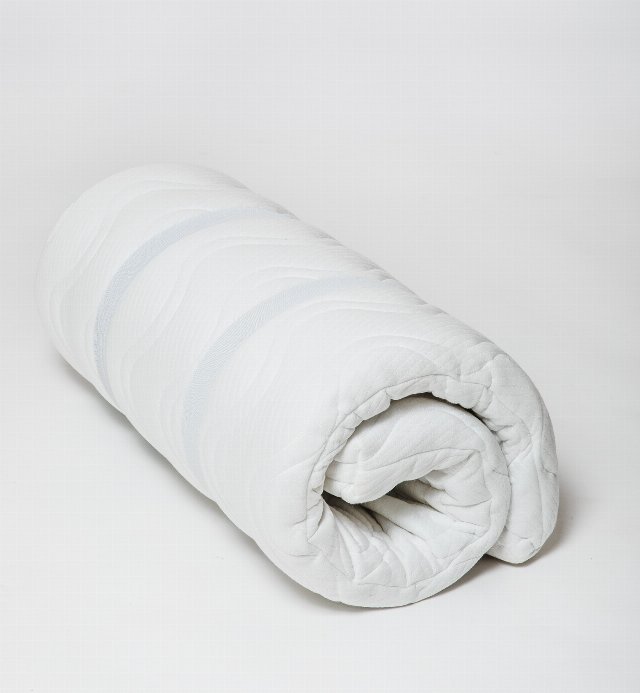 Reismatras 60x120cm COCOLATEX® gerold voor baby, een natuurlijke nomadenmatras