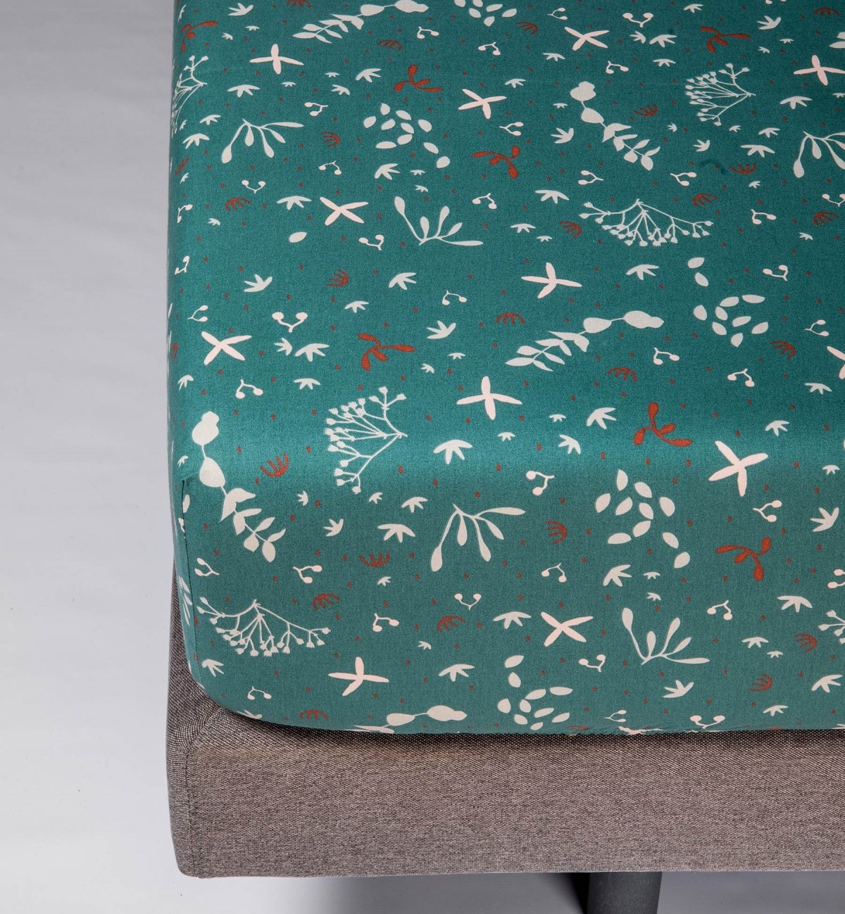 Spannbetttuch für Erwachsene aus Bio-Baumwolle mit Ikebana-Motiven