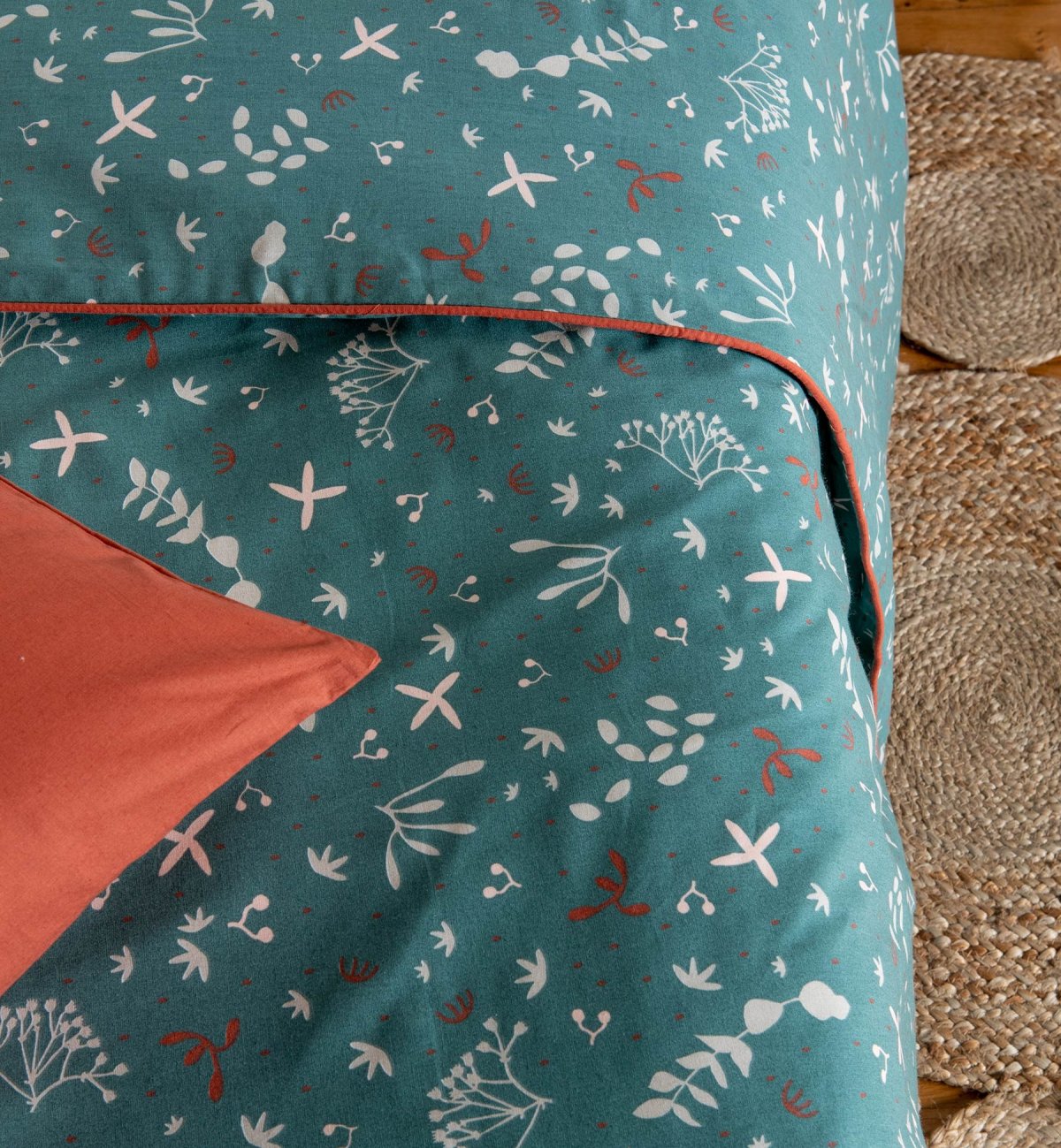 Bettdeckenbezug aus Bio-Baumwolle für ein Einzelbett mit Ikebana-Motiven