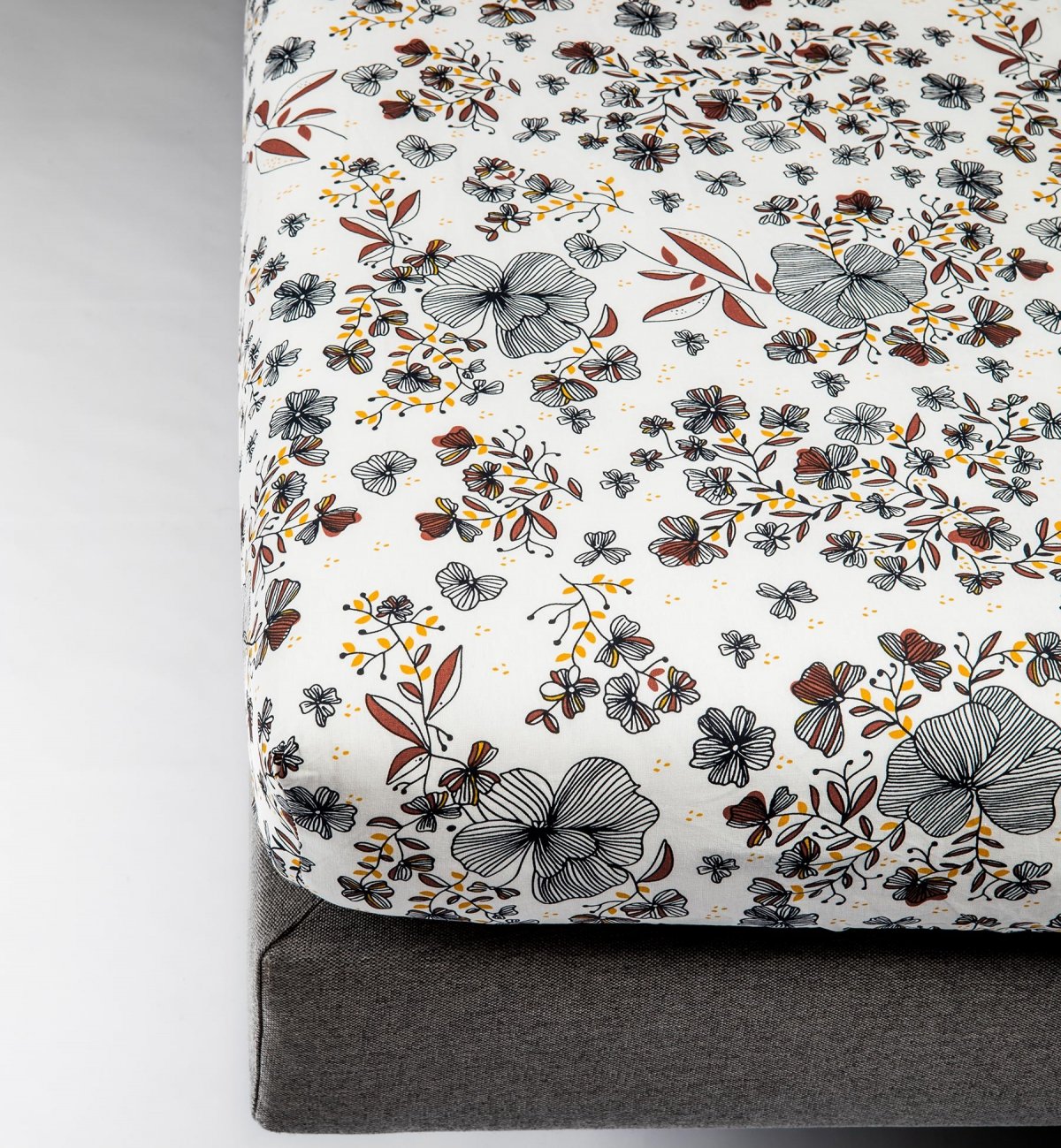 Organic Cotton fitted sheet for adults with Ikebana patterns