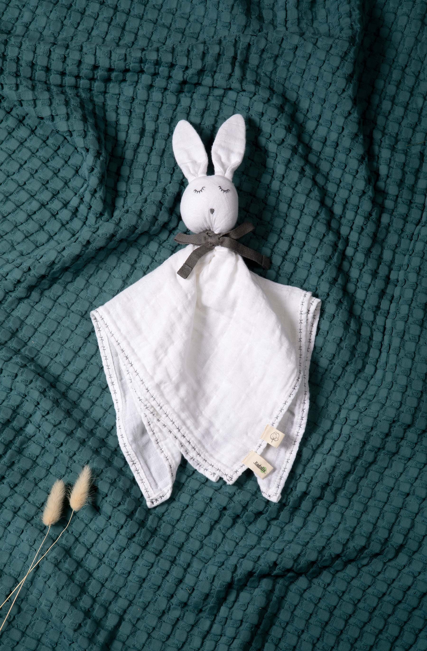 Doudou bébé personnalisé : oreille eucalyptus en coton biologique