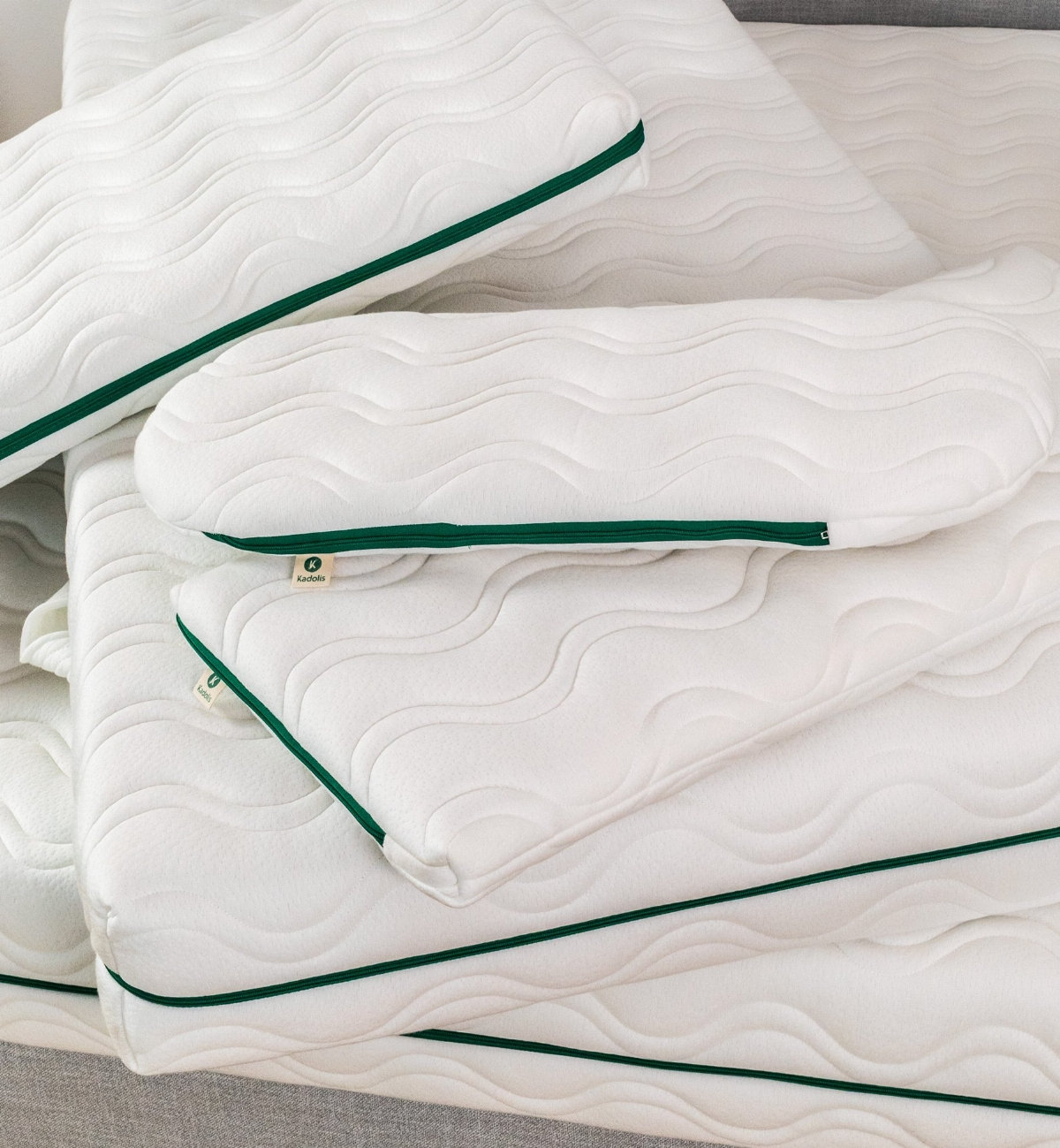 Aloenatura® adult mattress with breathable TENCEL™ cover.