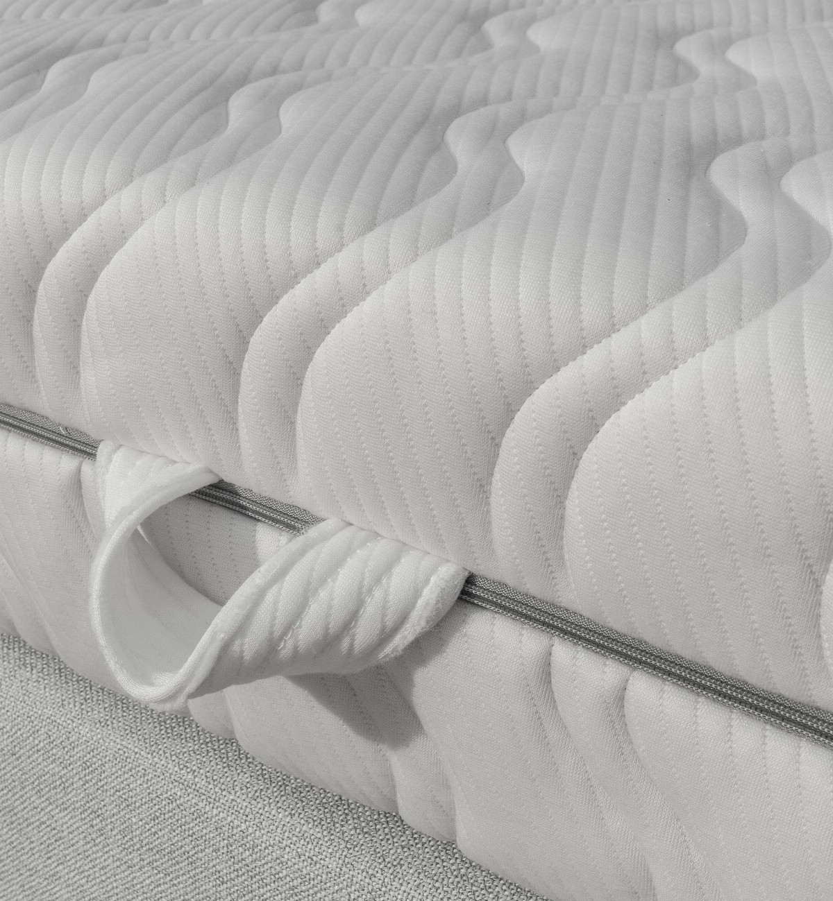 Matelas adulte COCOLATEX® avec housse climatisante en TENCEL™