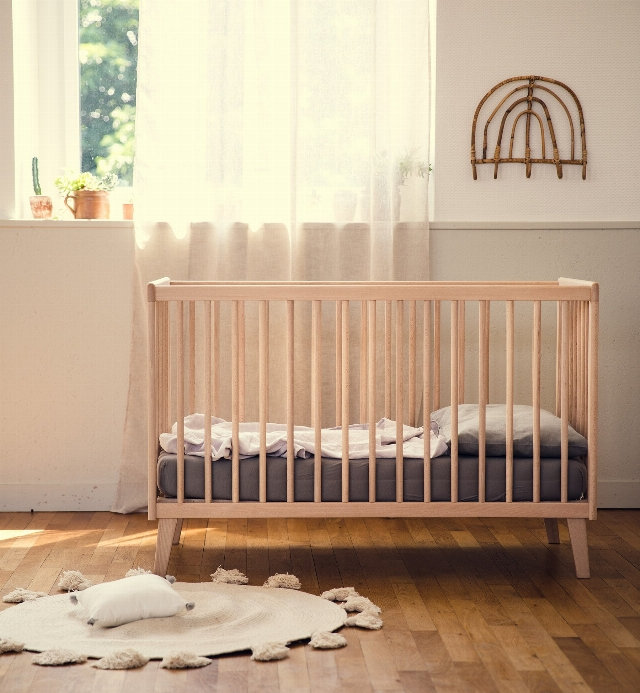 Babybett mit Gitterstäben 60x120cm aus Massivholz hergestellt in Spanien
