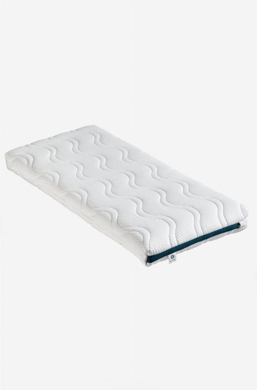 Organic cocolatex cradle mattress with removable covers