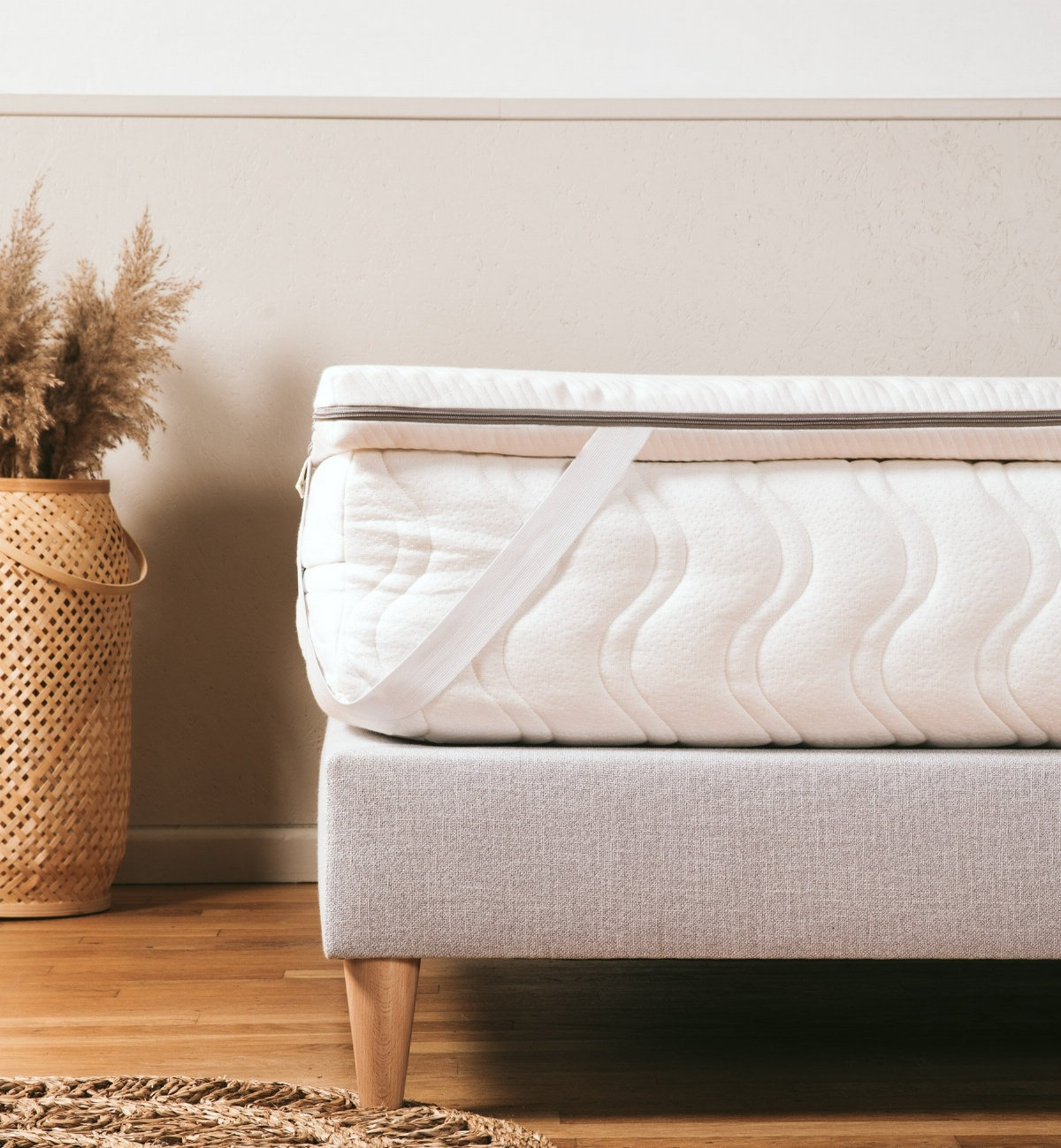Natural latex mattress topper for double beds, the ideal solution for boosting the comfort of your mattress