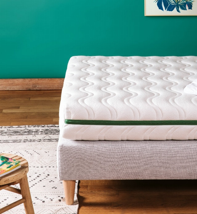 Capa para colchão de adulto Aloe R %dimensions em fibras recicladas para cobrir um colchão de 2 pessoas