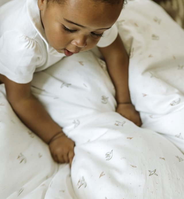 L'envolée baby bed sheet with bird motifs in 100% GOTS-certified organic cotton