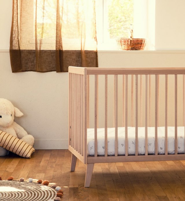 Lit à barreaux bébé evolutif 70x140cm en bois massif fabriqué en Espagne - certifié PEFC