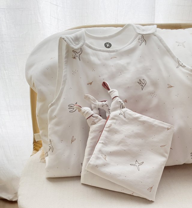 Set l'Envolée Schlafsack 0 bis 36 Monate Baby und passendes flaches quadratisches Kuscheltuch aus Öko-Tex zertifizierter Bio-Bau
