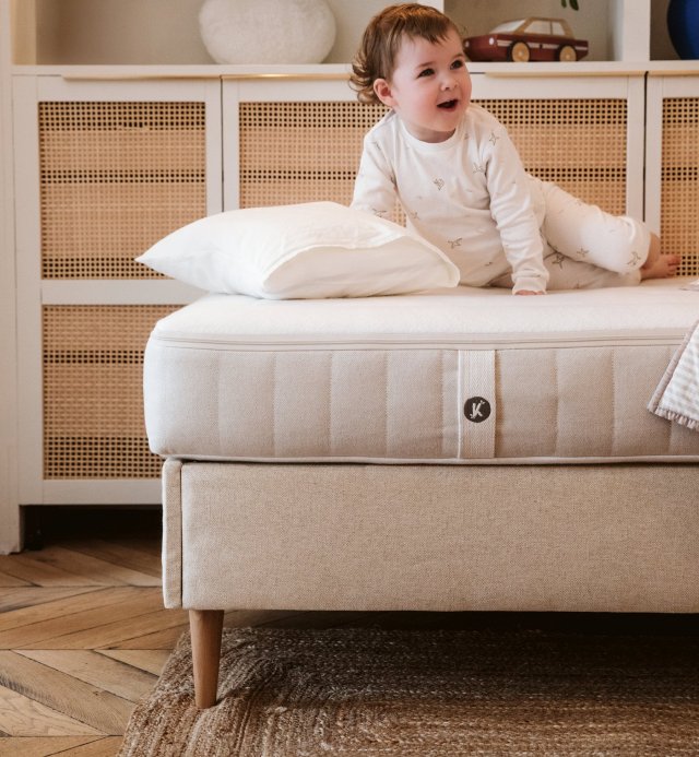 Compleet pakket matras, lattenbodem en matrasbeschermer voor kinderen gemaakt van gezonde, natuurlijke materialen