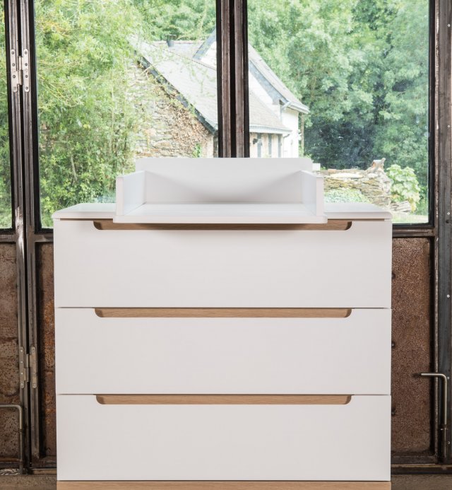 Calvi Kadolis removable changing table