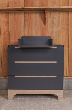 Calvi Kadolis removable changing table