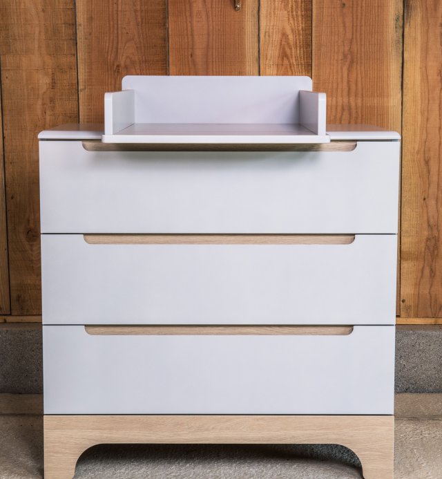 Calvi Kadolis removable changing table