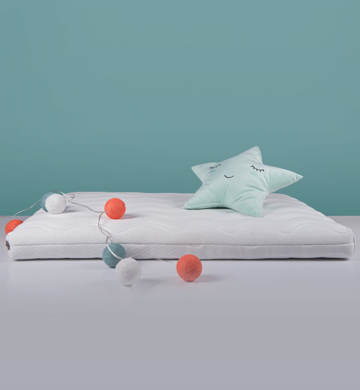 Matelas de voyage roulé bébé Coco Latex 60x120 Blanc Kadolis -Dröm