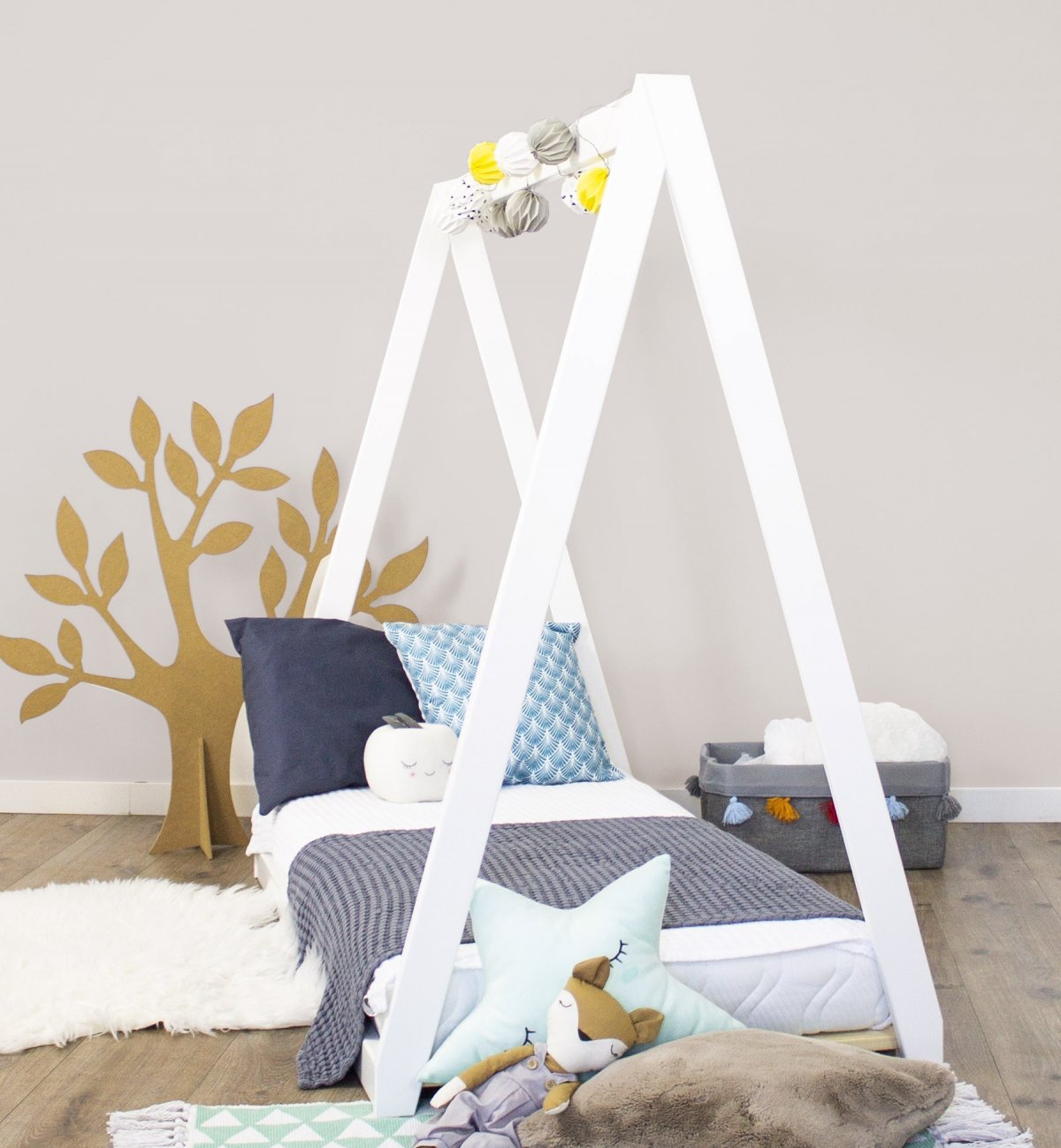 Cama tipi de madera Calvi para niños Kadolis (90x190 cm o 90x200 cm)