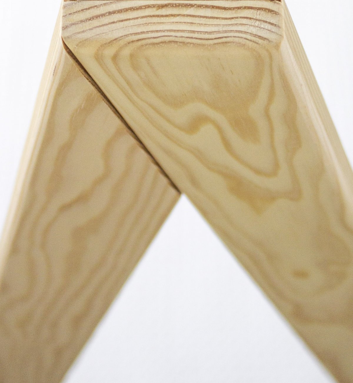 Letto Tipi in legno massiccio Calvi