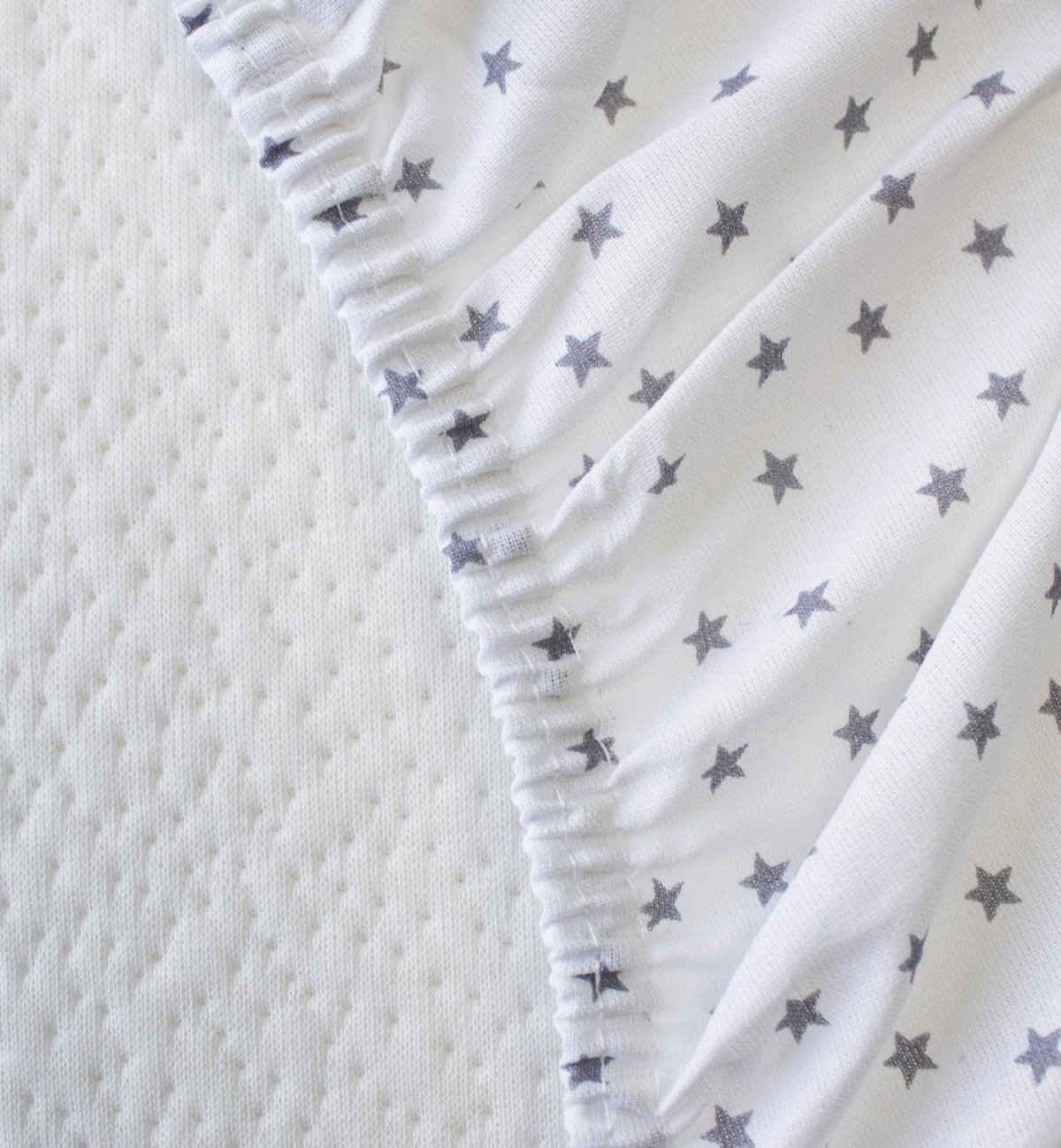 Organic Cotton fitted sheet with stars pattern for crib