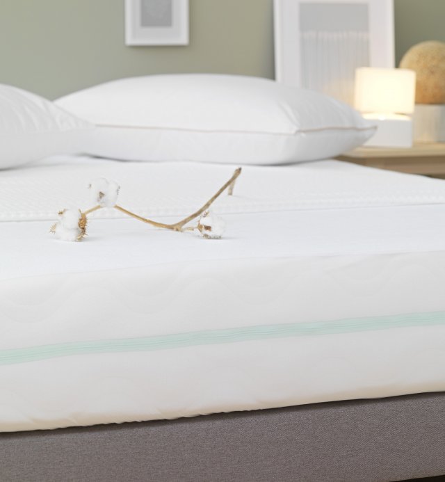 Set of 2 OEKO-TEX-certified mattress protectors for adults