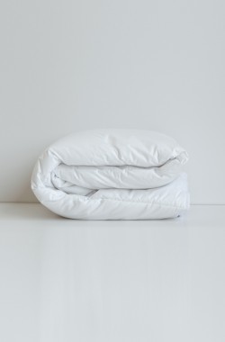 Bettdecke für Erwachsene aus Bio-Baumwolle und recycelten Materialien