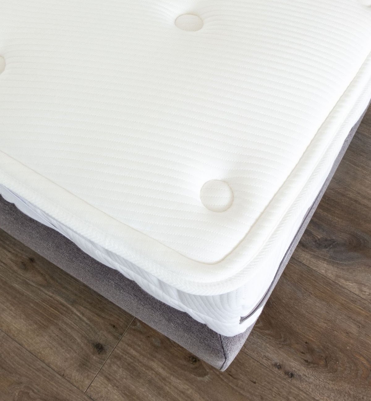 Tweepersoons latex matras op de Natura Kadolis matras