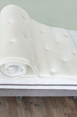 Natura" tweepersoons latex matras topper