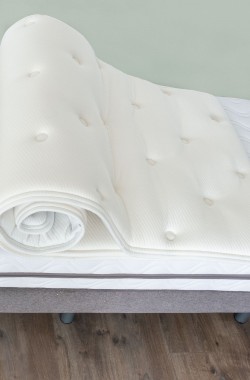Two-person latex mattress overlay Natura Kadolis