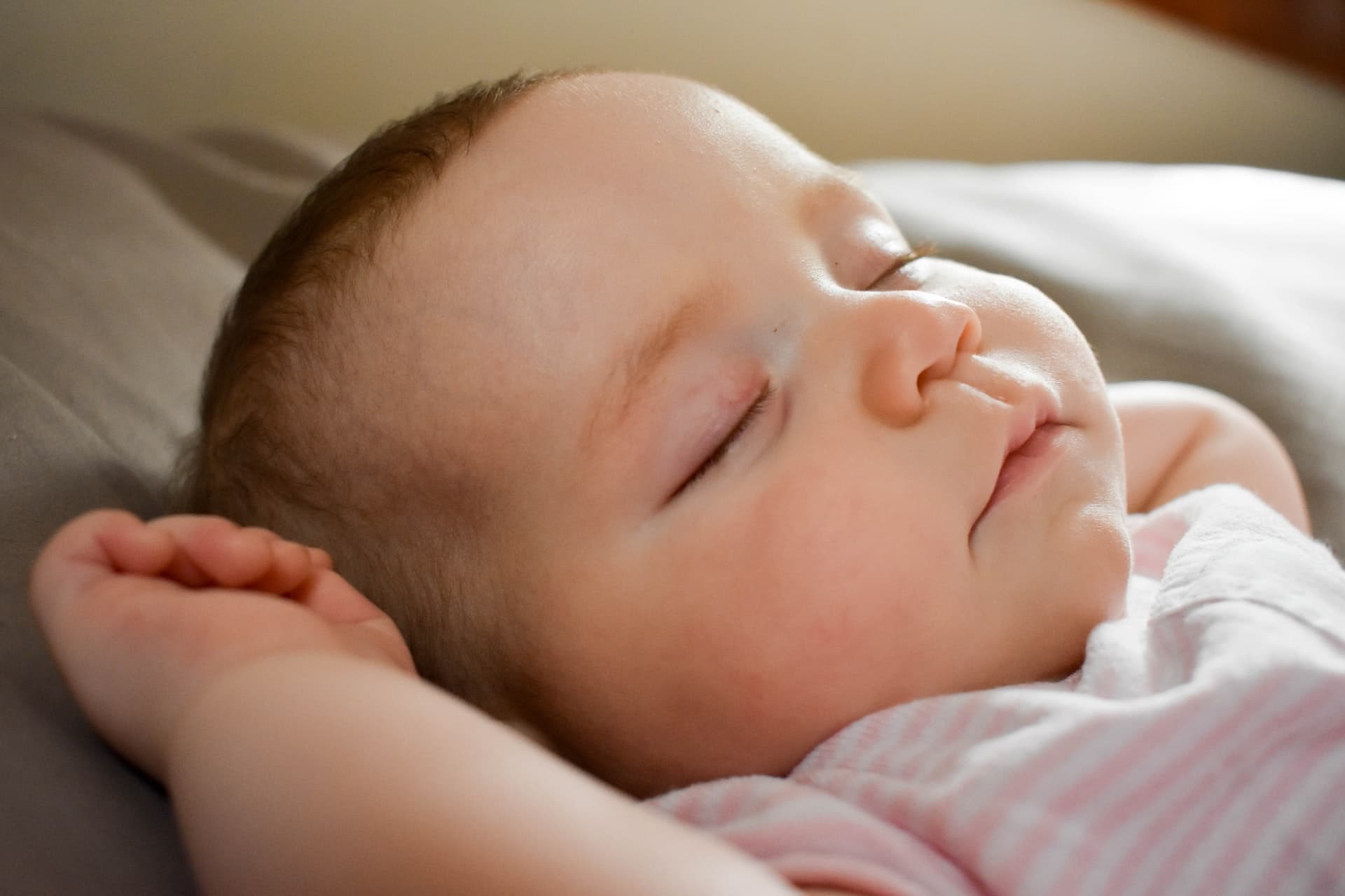 Por que el bebe llora dormido