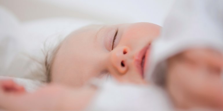 La sécurité de bébé dans son lit Kadolis