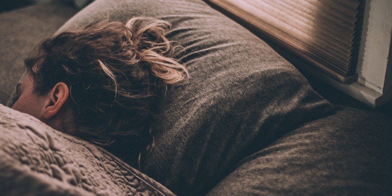 Les 7 signes qui montrent que vous dormez mal Kadolis