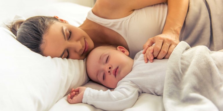 Durante as férias devo dormir com o meu bebé? Kadolis